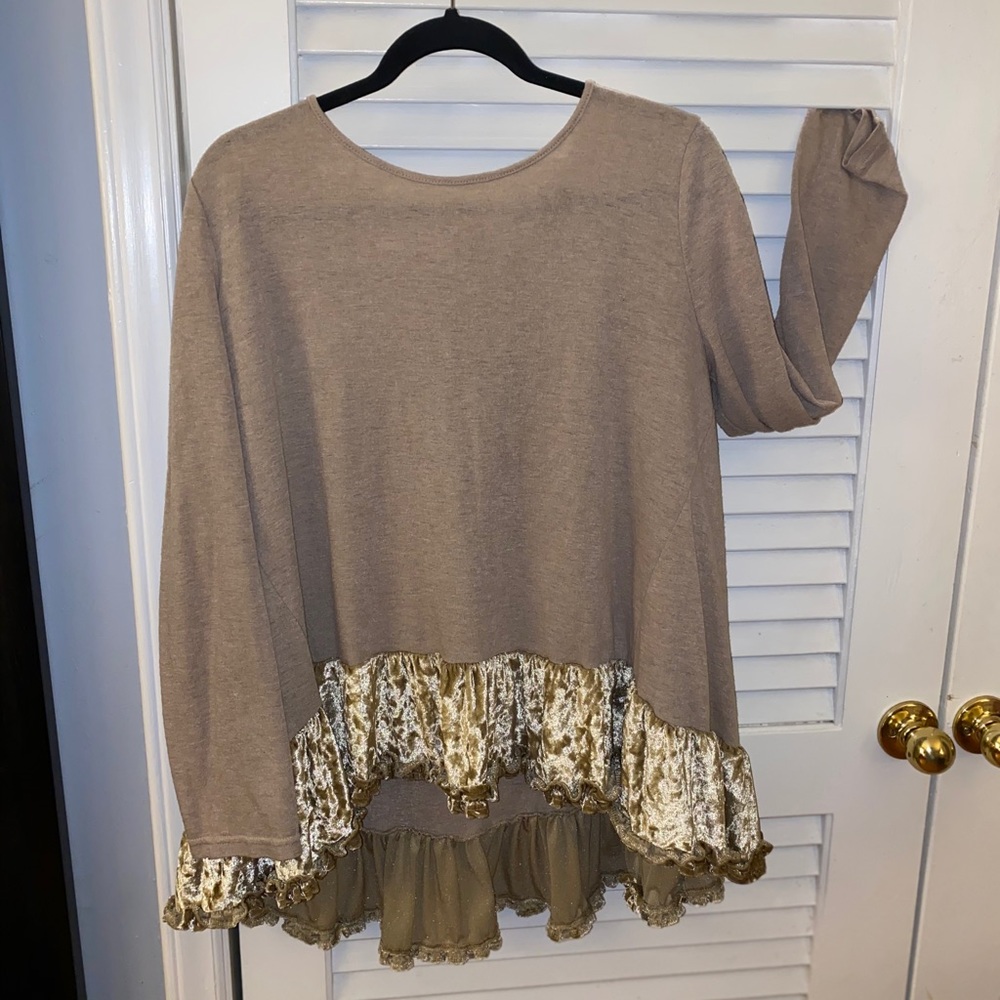 Beautiful Swing Top!  Med.